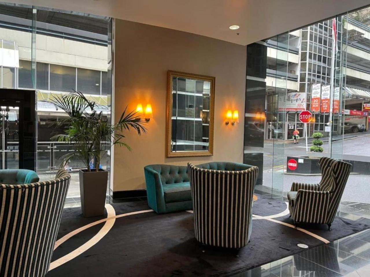 A City Stay Holiday On Queen Street オークランド エクステリア 写真